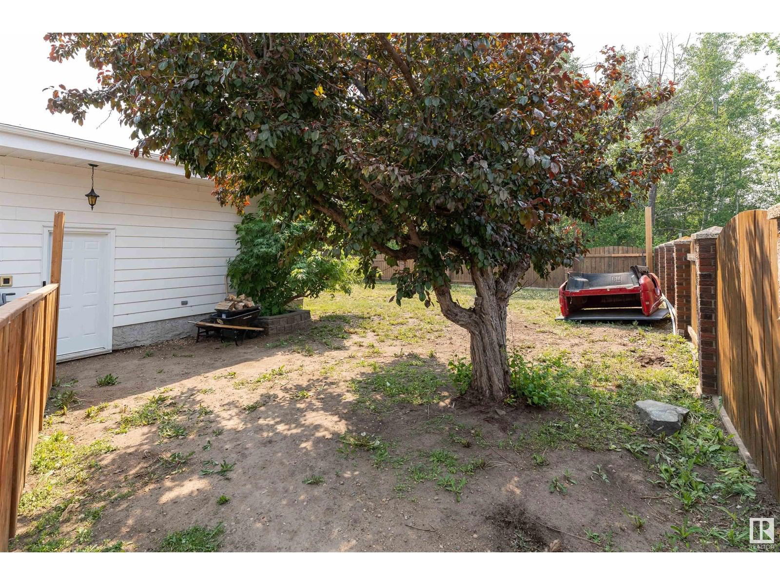 6012 53 AV Image 45