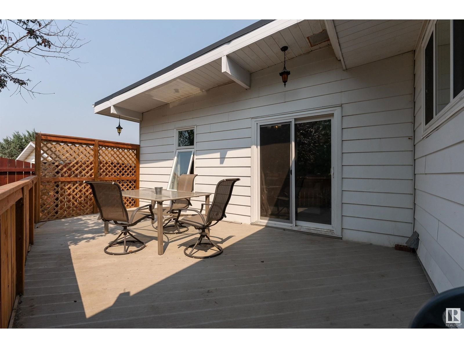 6012 53 AV Image 46