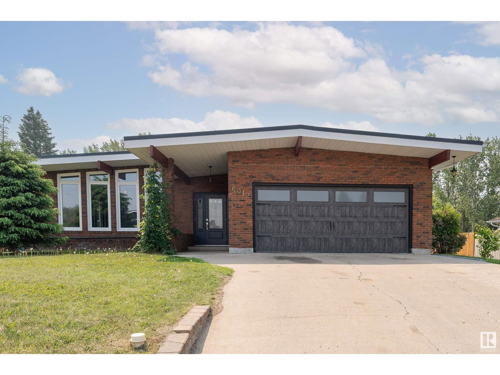 6012 53 AV Image 48