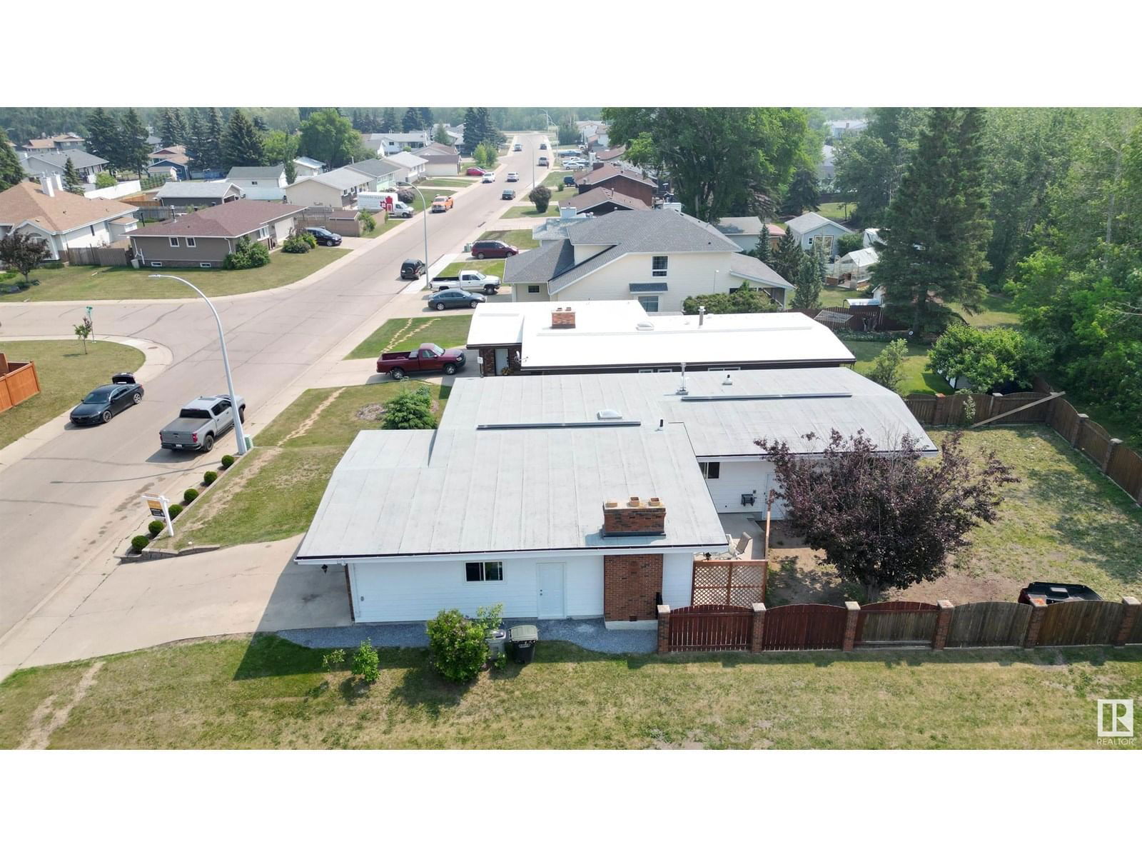 6012 53 AV Image 52