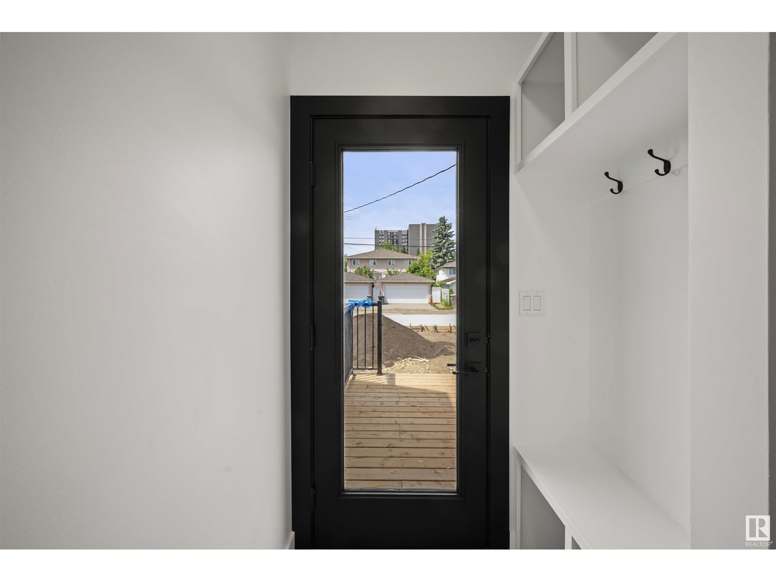 11232 127 ST Image 13