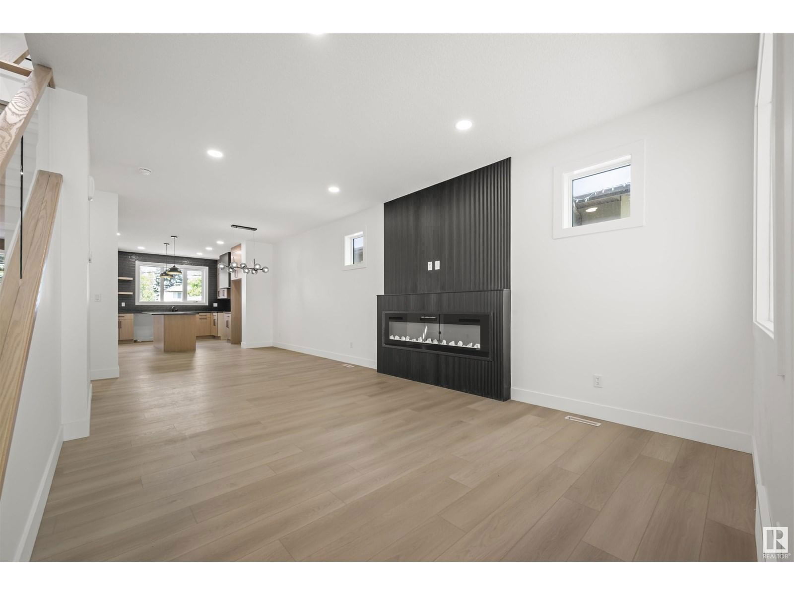 11232 127 ST Image 6