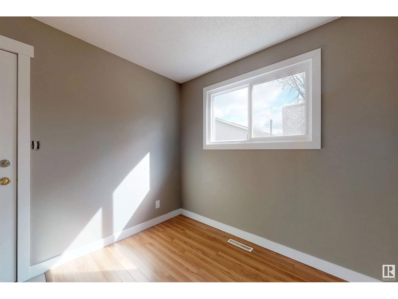 14703 75A ST NW Image 23