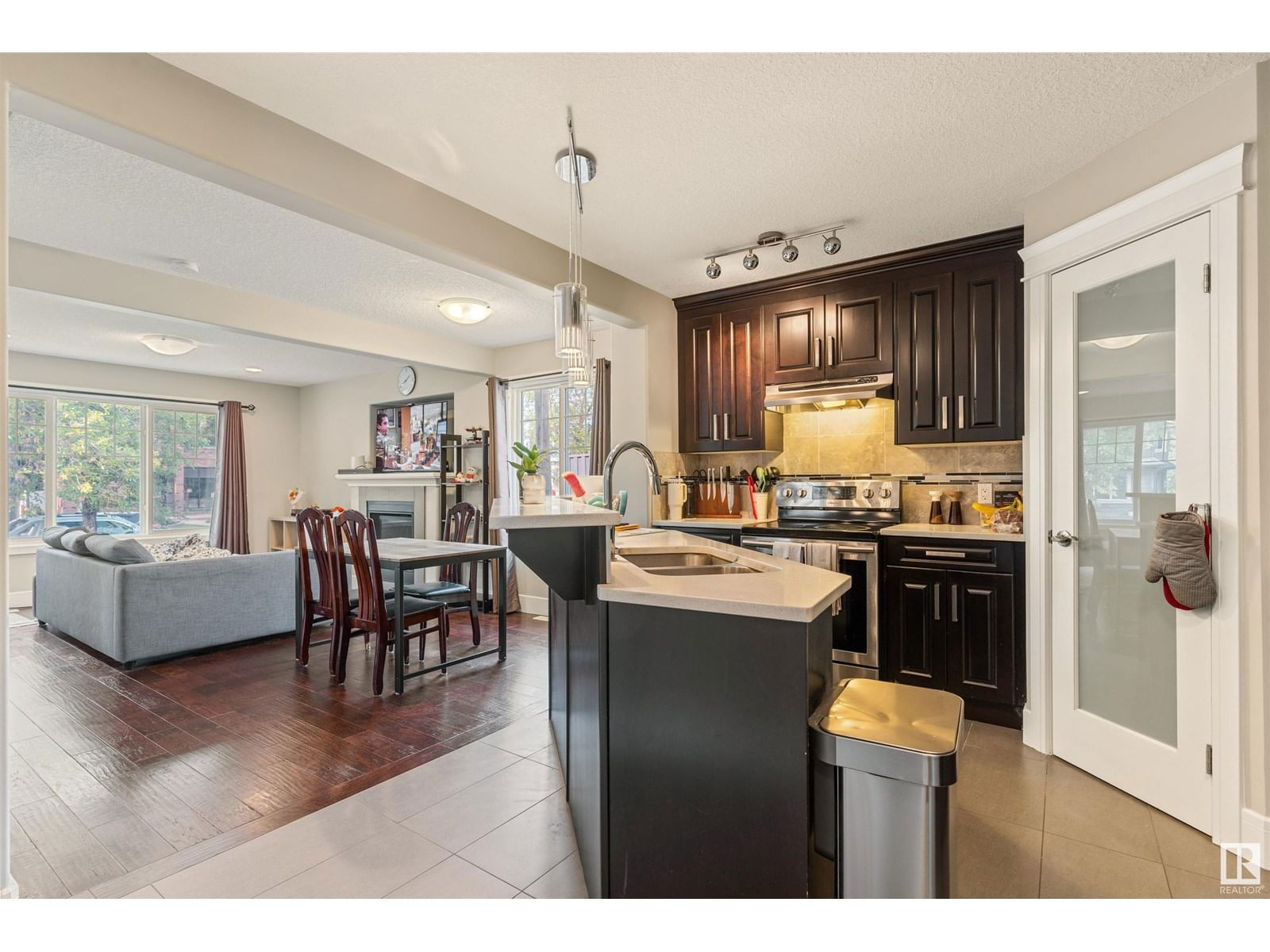 10917 71 AVE Image 22