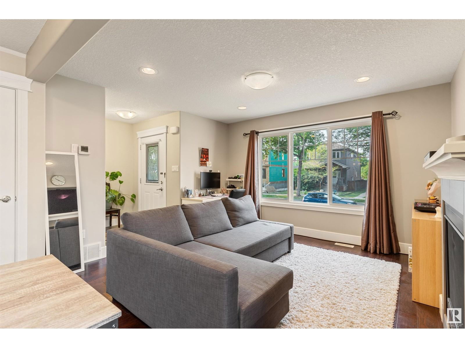 10917 71 AVE Image 8