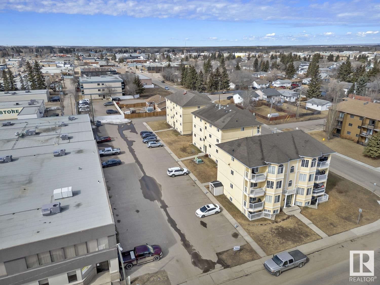 #7 - 4911 51 AV Image 20