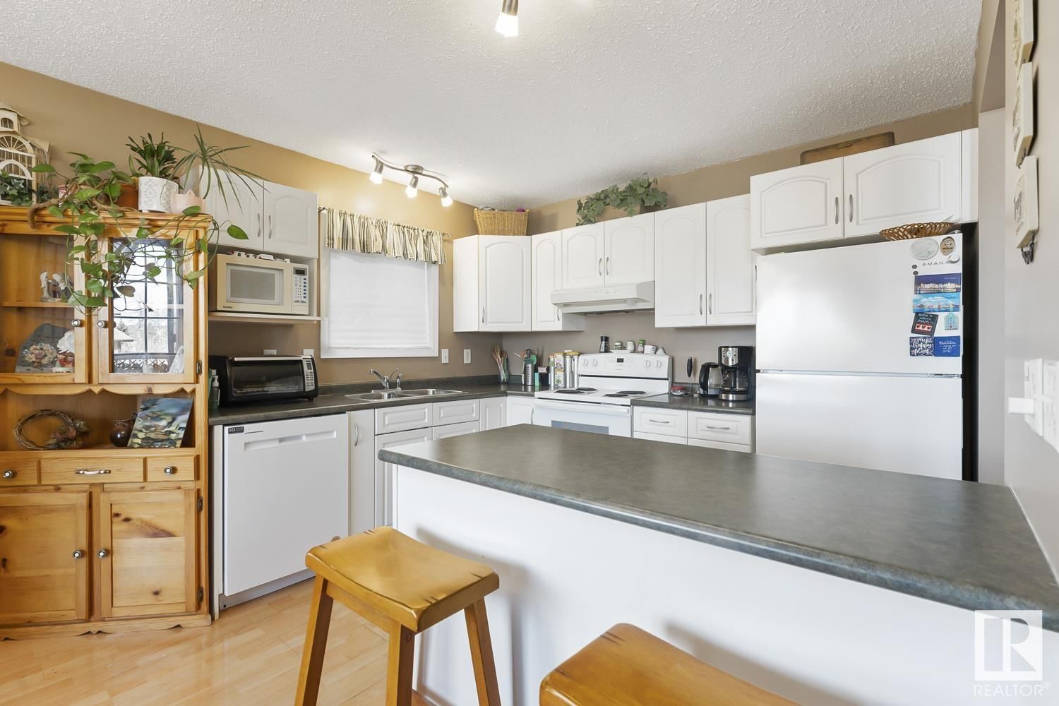 #7 - 4911 51 AV Image 9