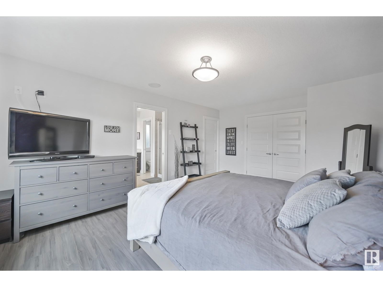 28 LONGVIEW PT Image 17