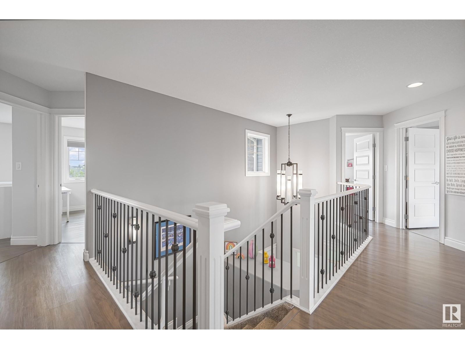 28 LONGVIEW PT Image 25