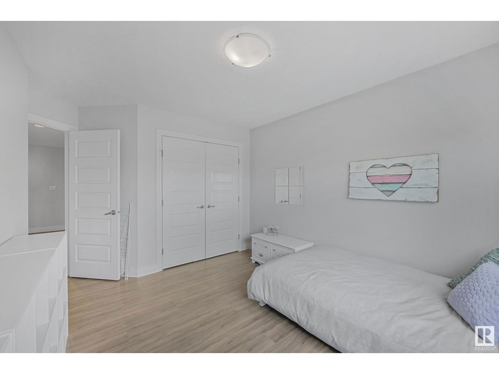 28 LONGVIEW PT Image 30
