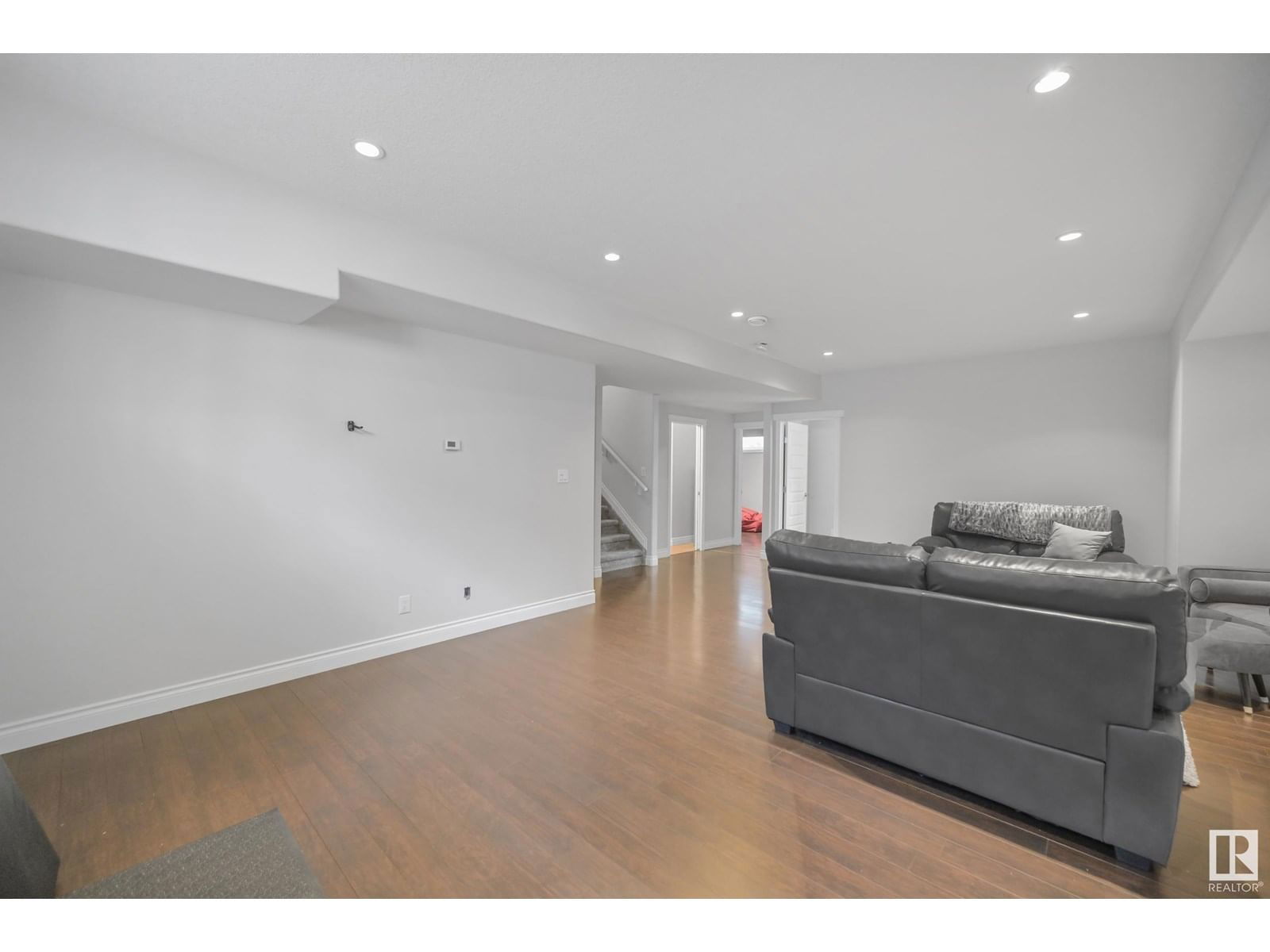 28 LONGVIEW PT Image 33