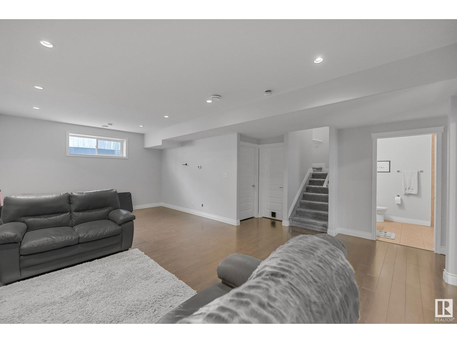 28 LONGVIEW PT Image 34