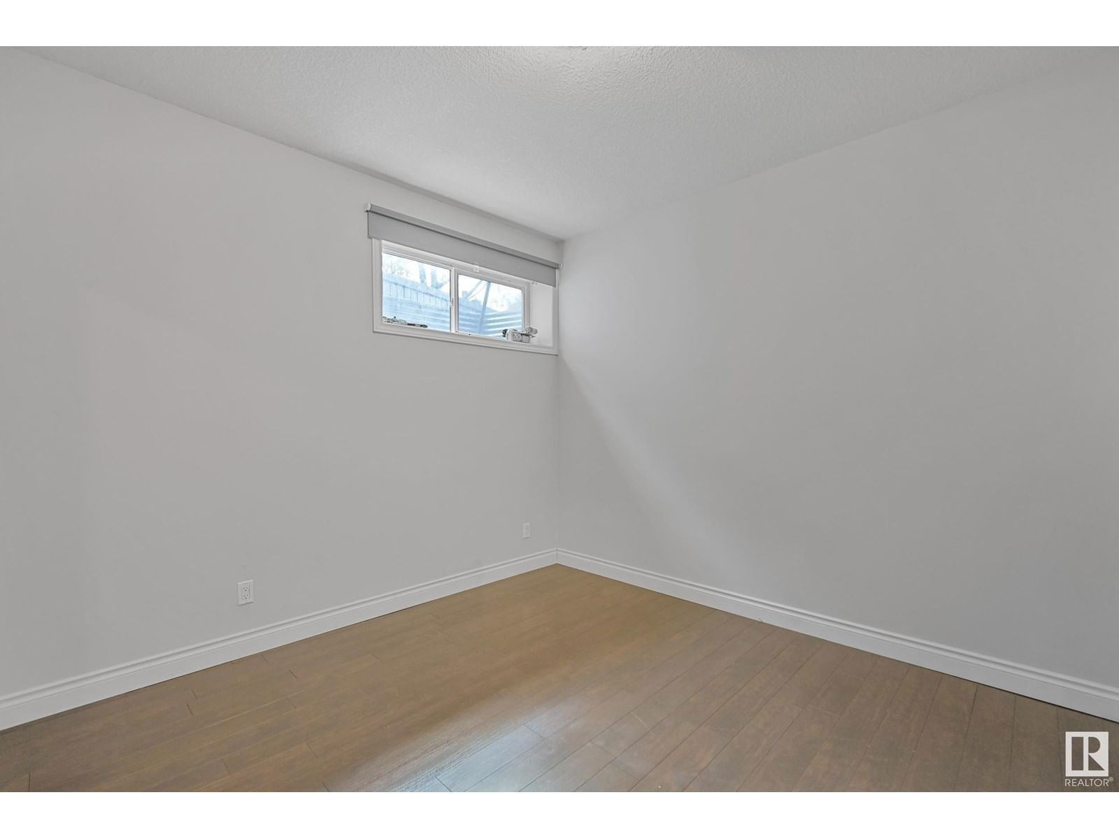 28 LONGVIEW PT Image 36