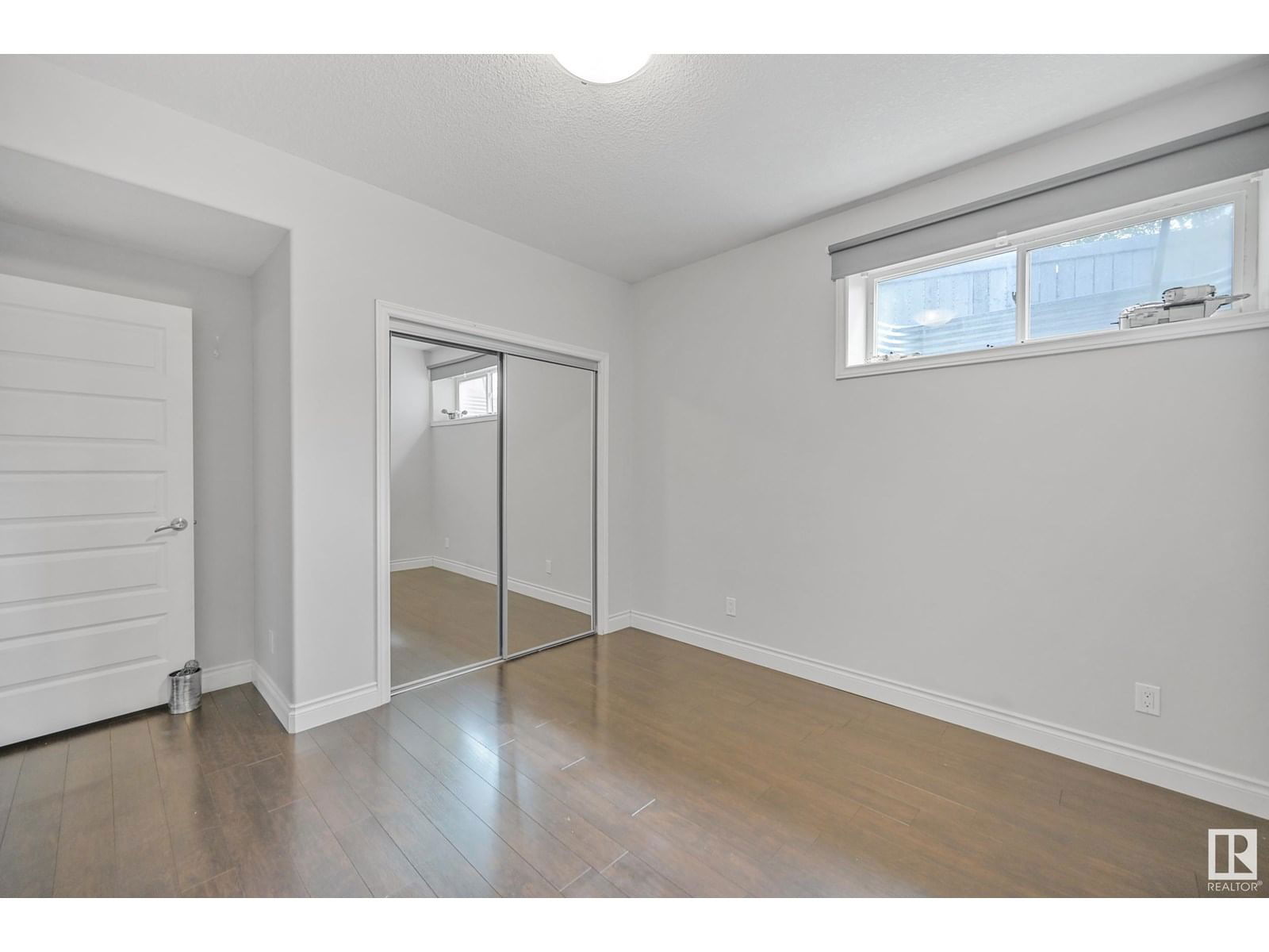 28 LONGVIEW PT Image 37