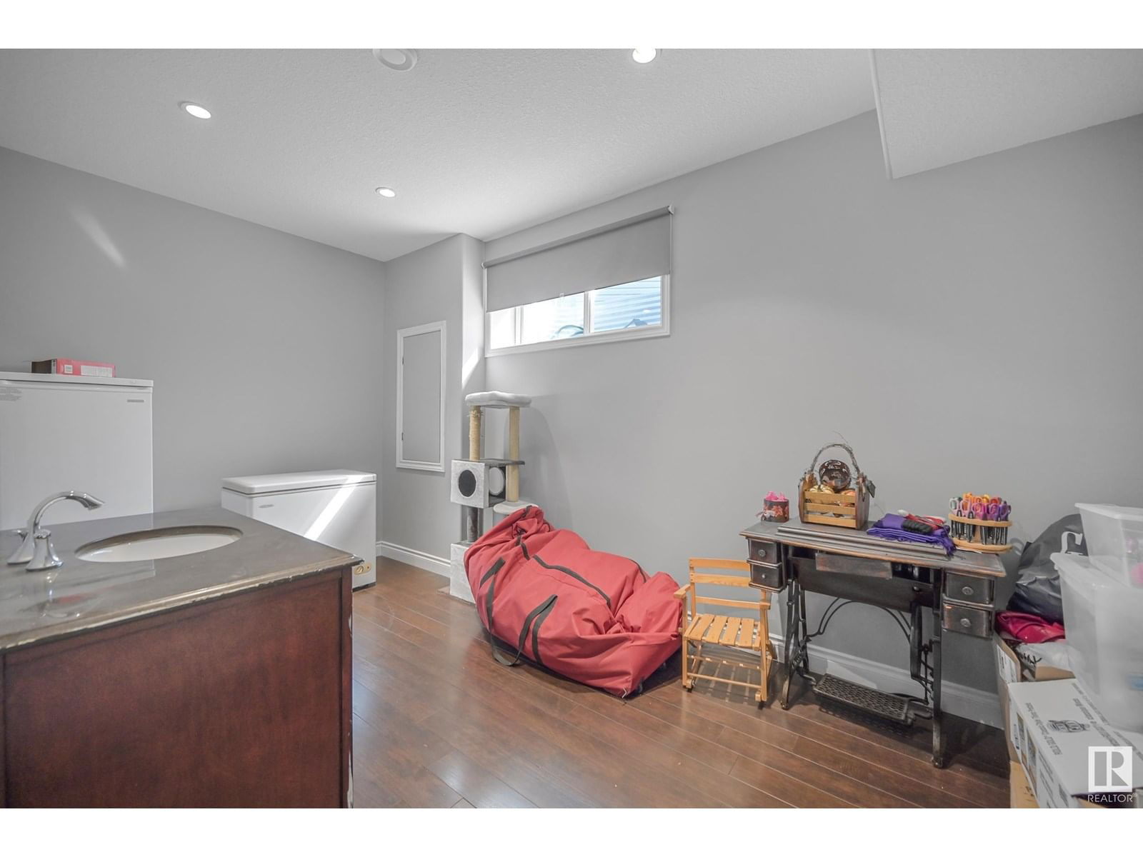 28 LONGVIEW PT Image 38
