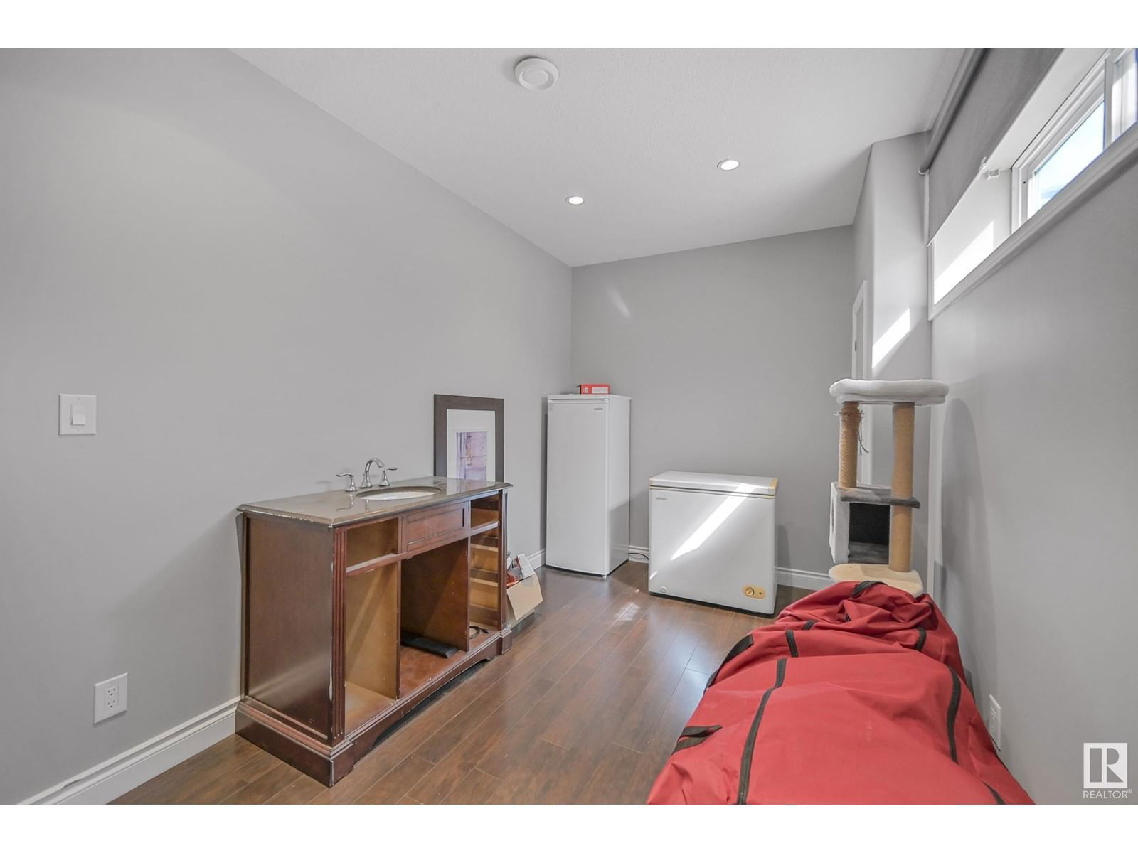 28 LONGVIEW PT Image 39