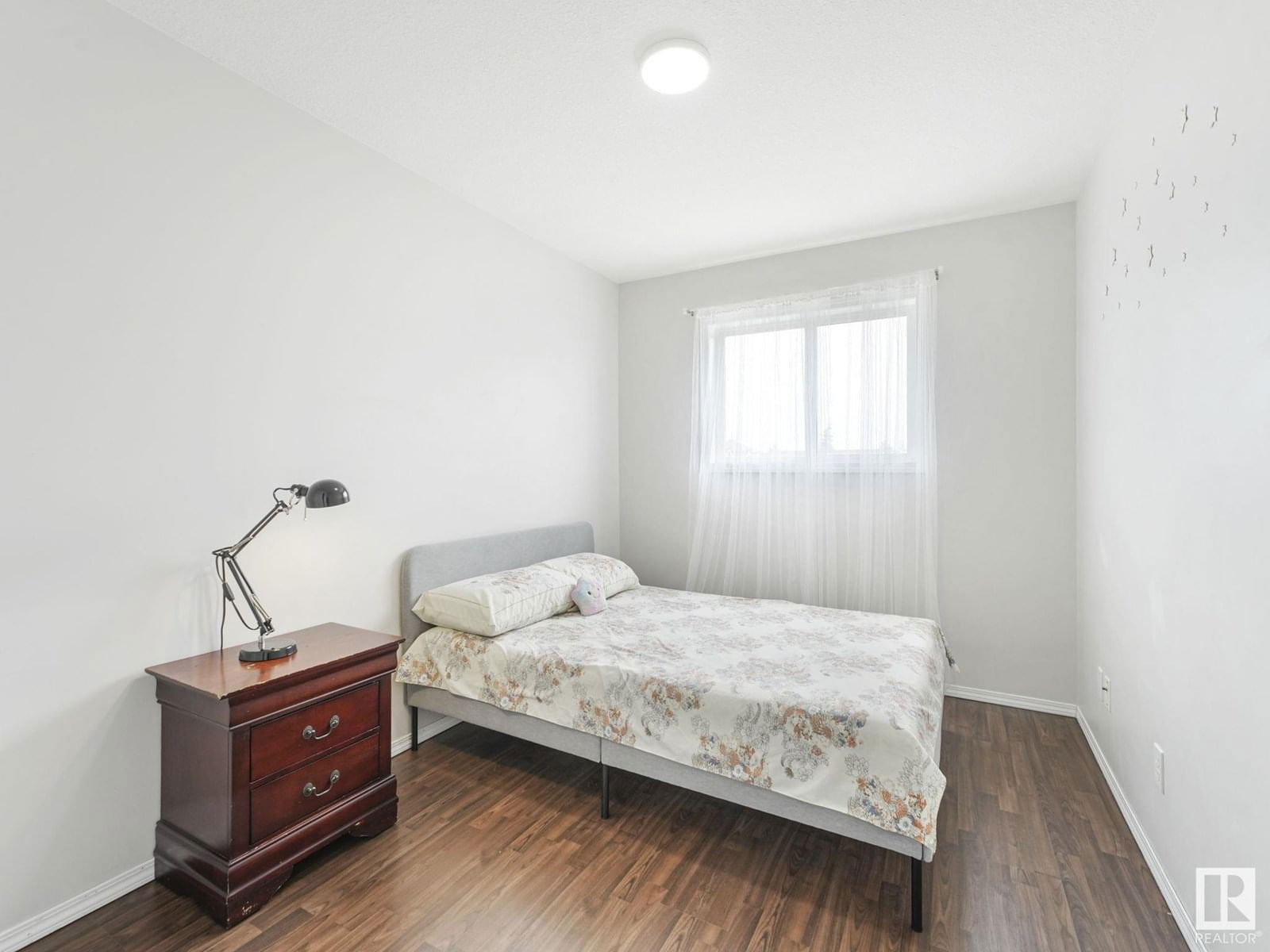 230 - 183 EDWARDS DR Image 18