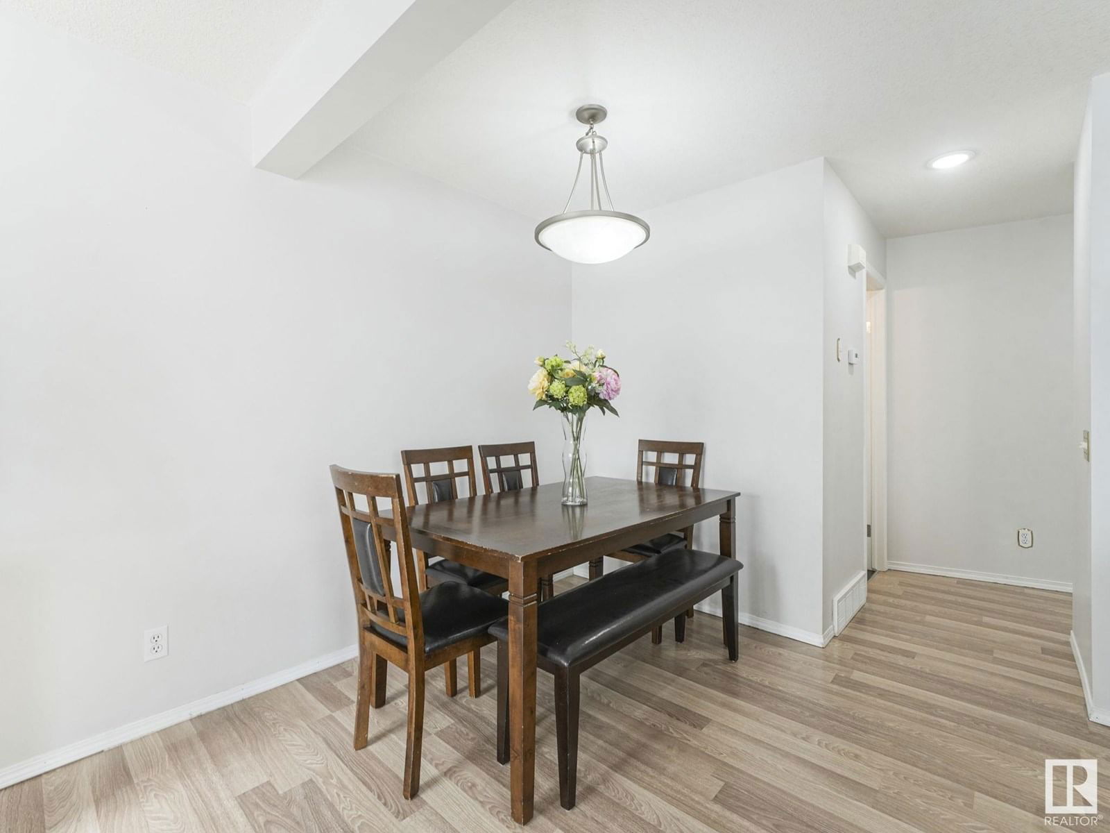 230 - 183 EDWARDS DR Image 3