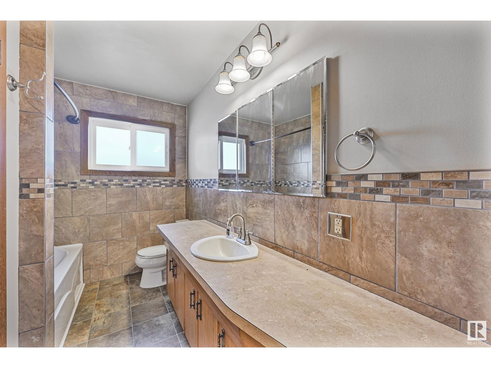 7820 130 AV Image 10