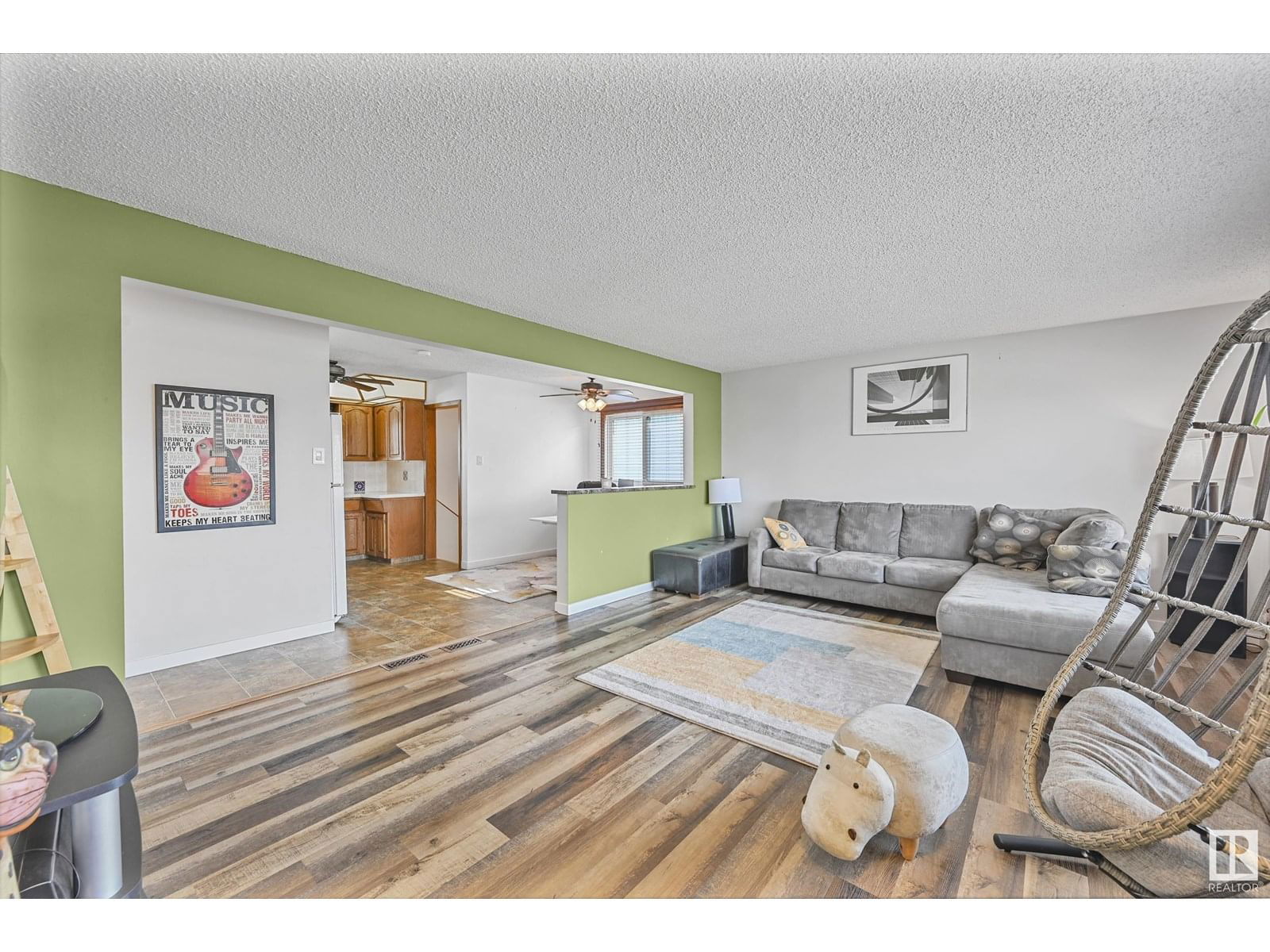 7820 130 AV Image 2