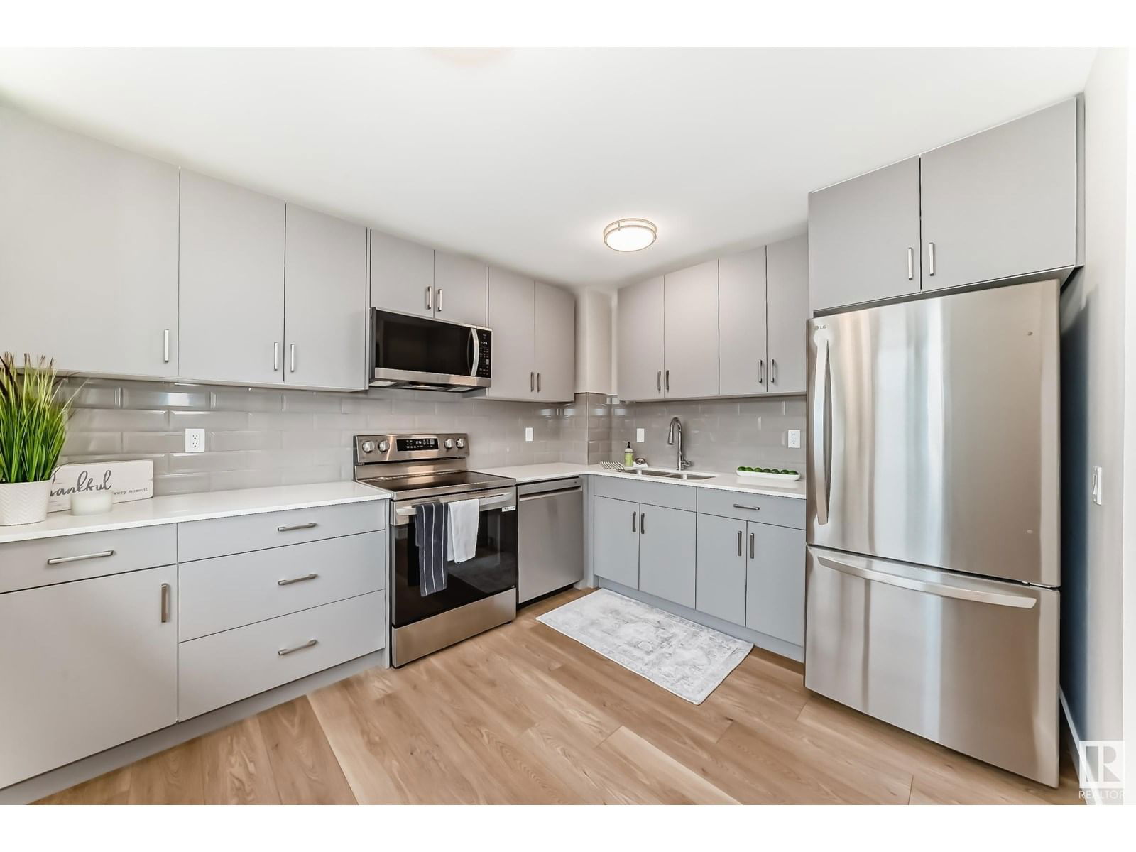 3161 138 AV Image 14