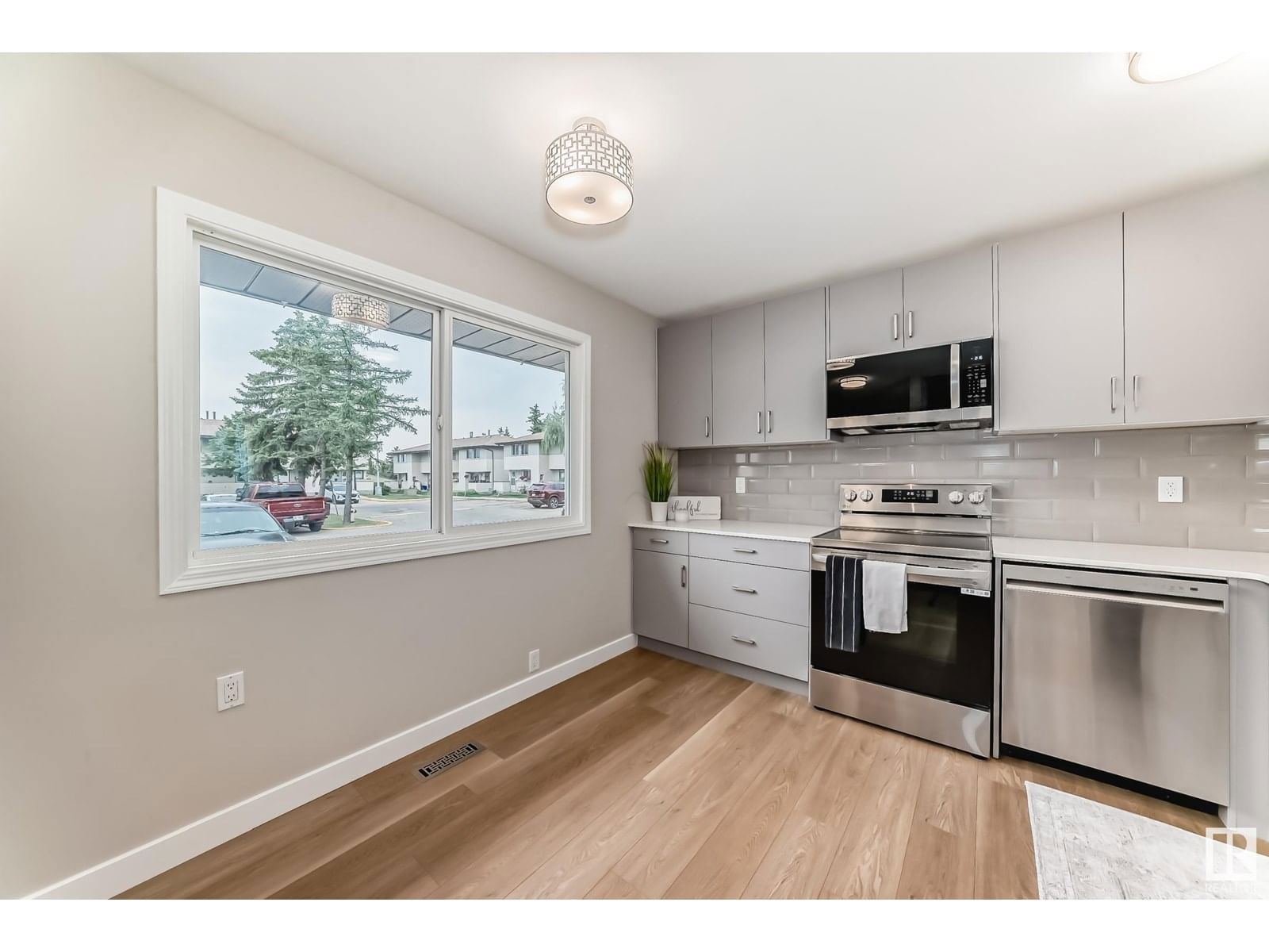 3161 138 AV Image 18