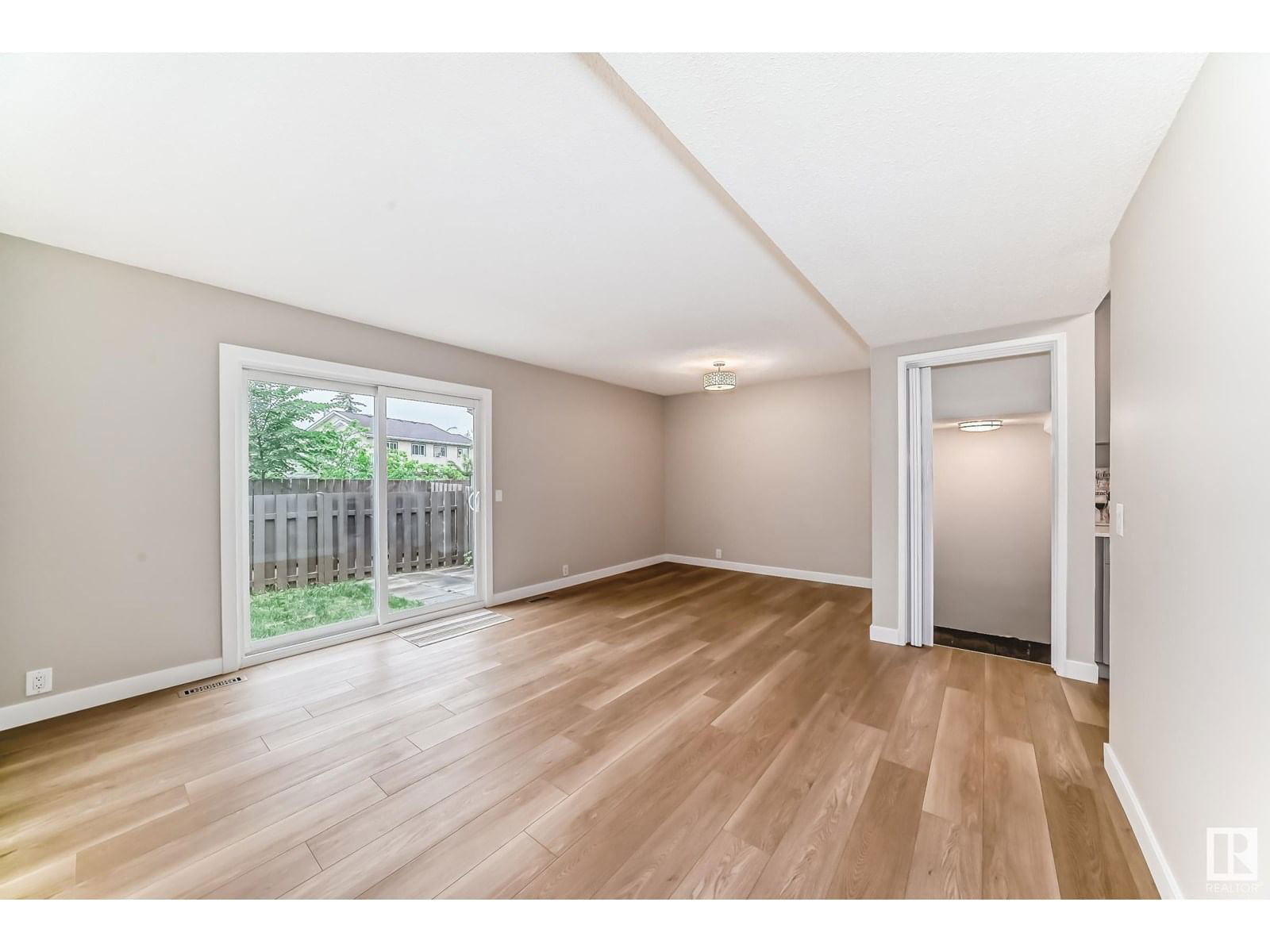 3161 138 AV Image 20