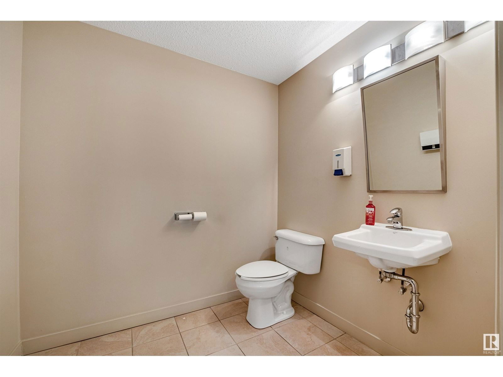 #222 - 2035 GRANTHAM CO Image 43