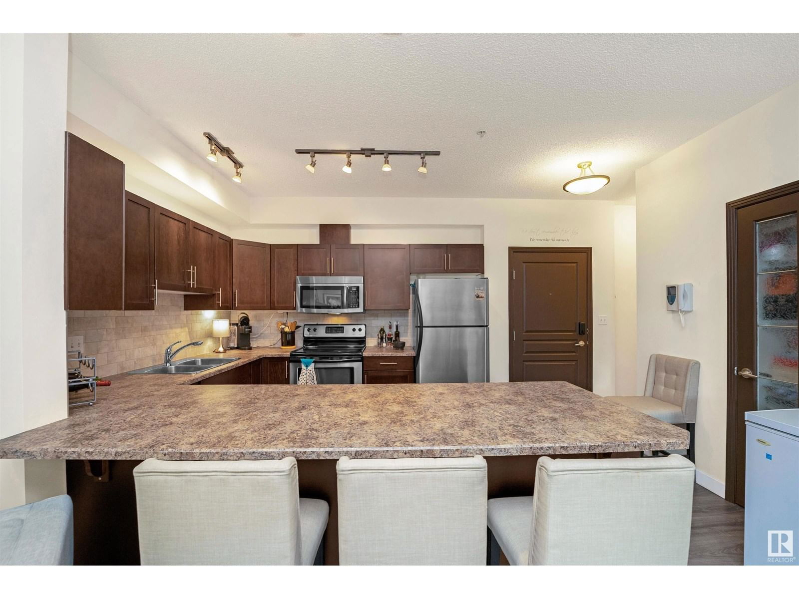 #222 - 2035 GRANTHAM CO Image 7