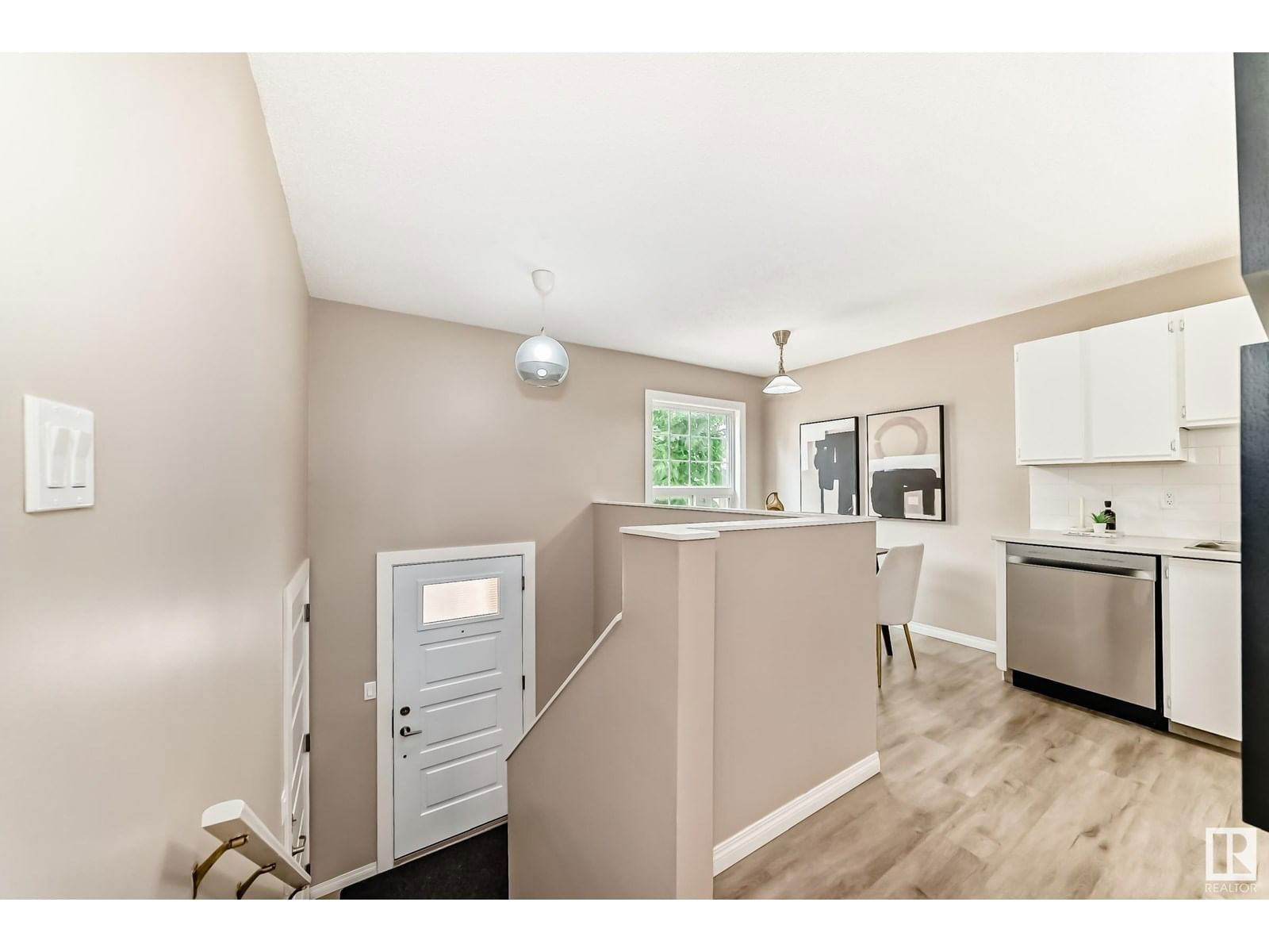#6 - 4630 17 AV NW Image 27