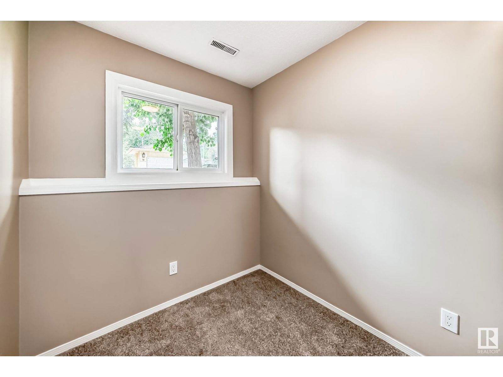 #6 - 4630 17 AV NW Image 35