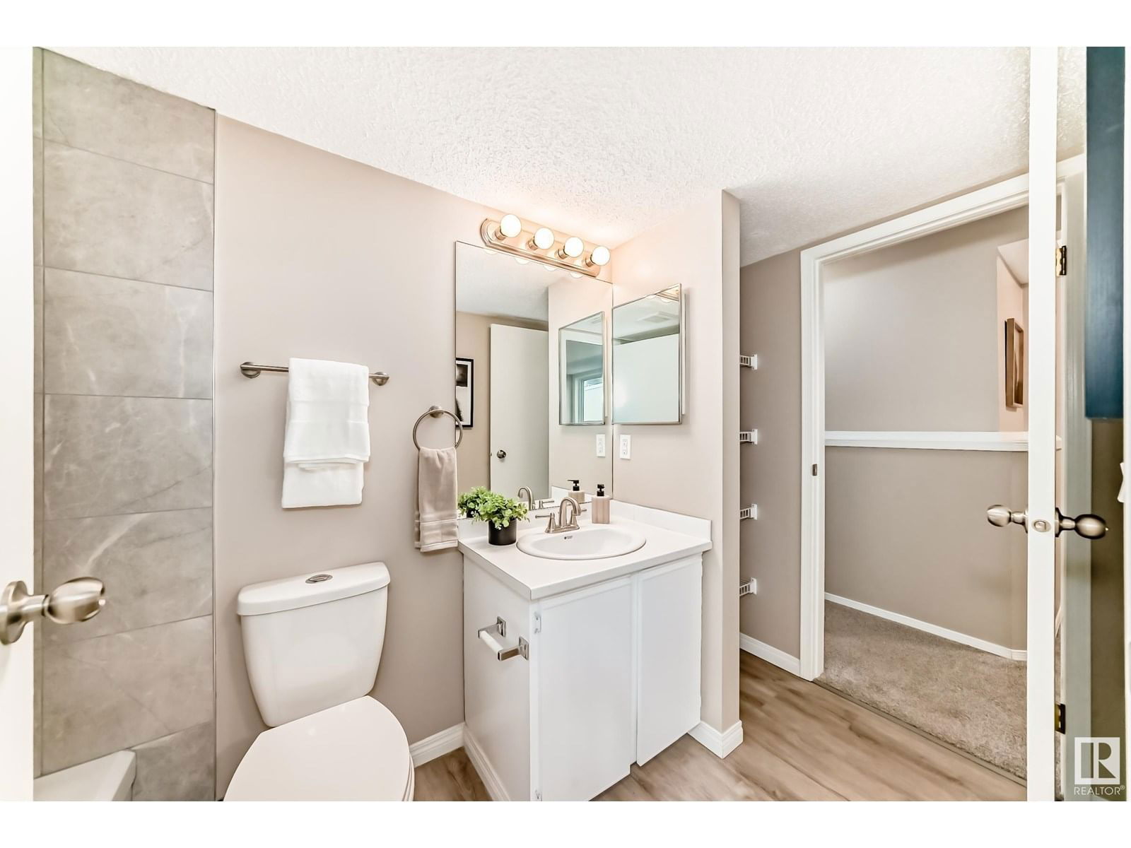 #6 - 4630 17 AV NW Image 39