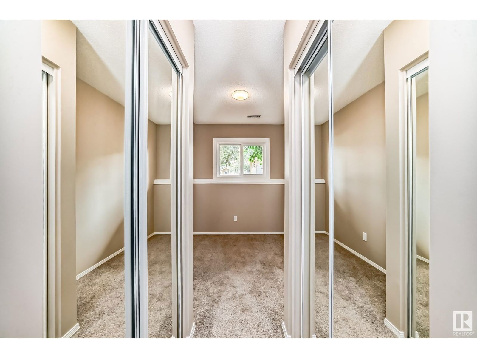 #6 - 4630 17 AV NW Image 40