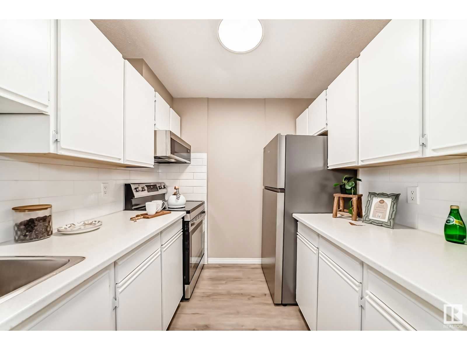#6 - 4630 17 AV NW Image 5