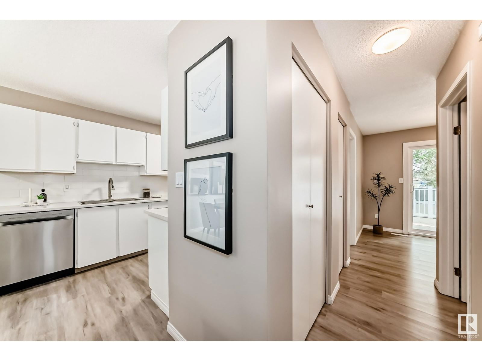 #6 - 4630 17 AV NW Image 8