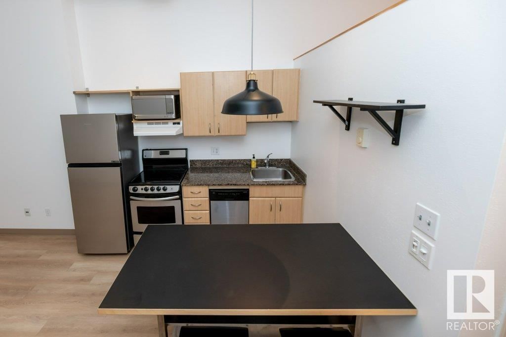 #308 - 10024 JASPER AVE Image 11