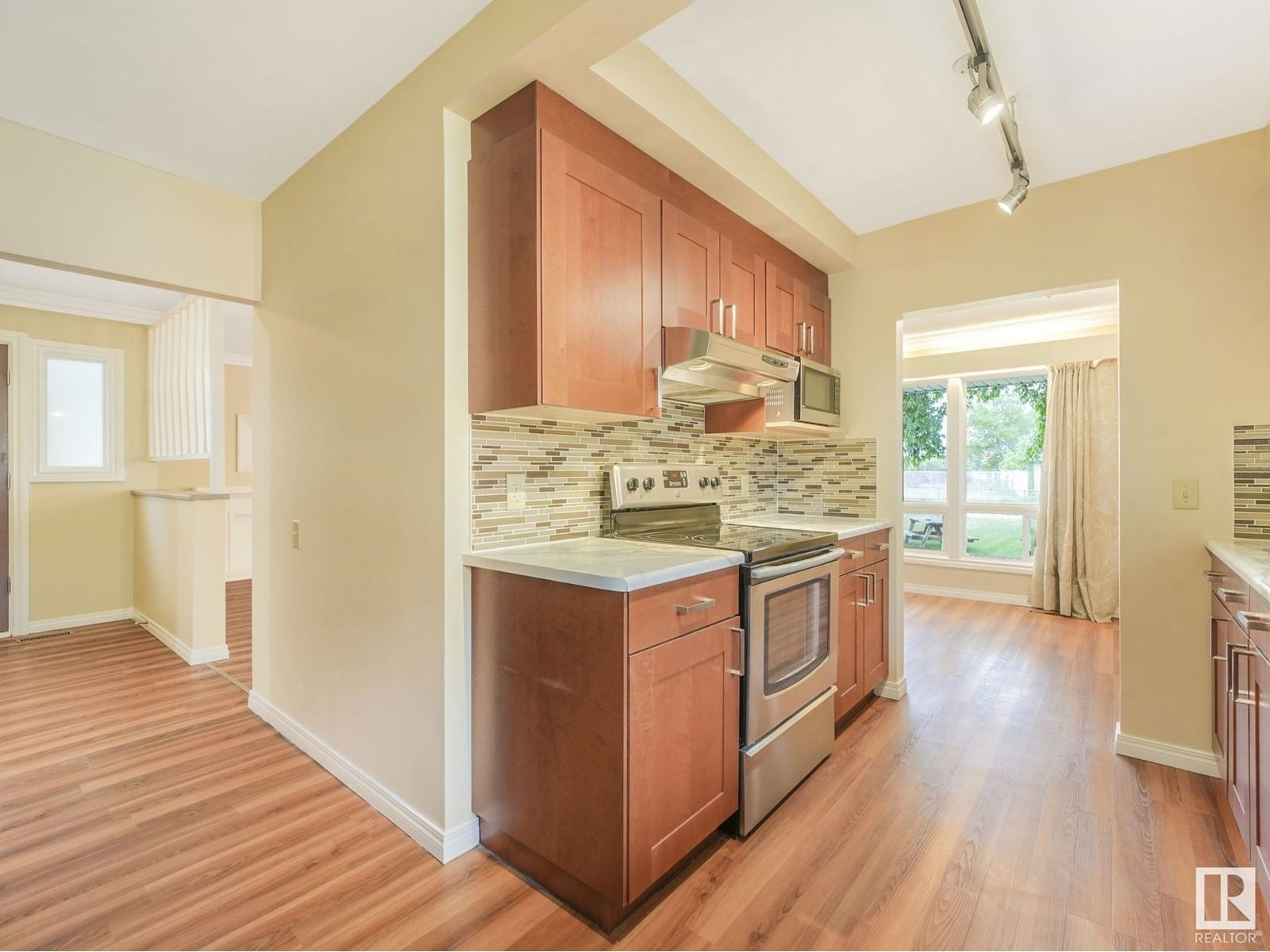 11443 105 ST Image 13