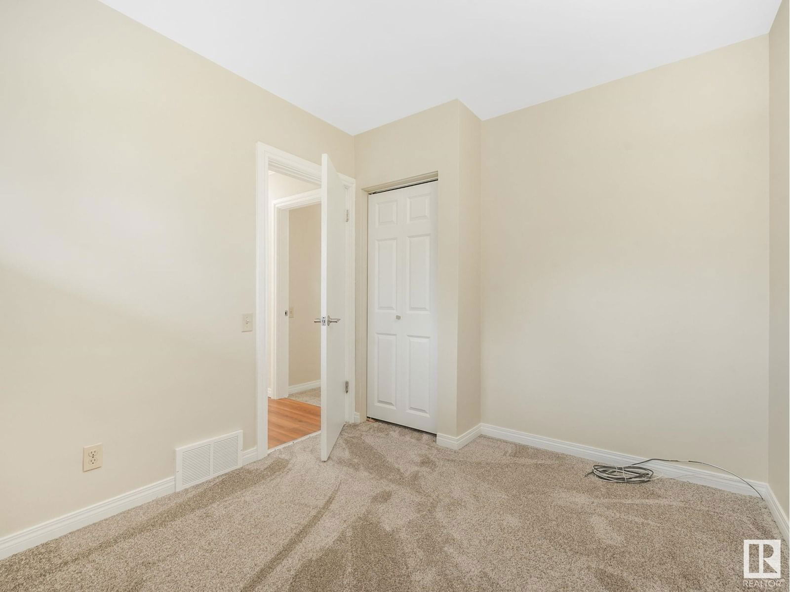 11443 105 ST Image 19
