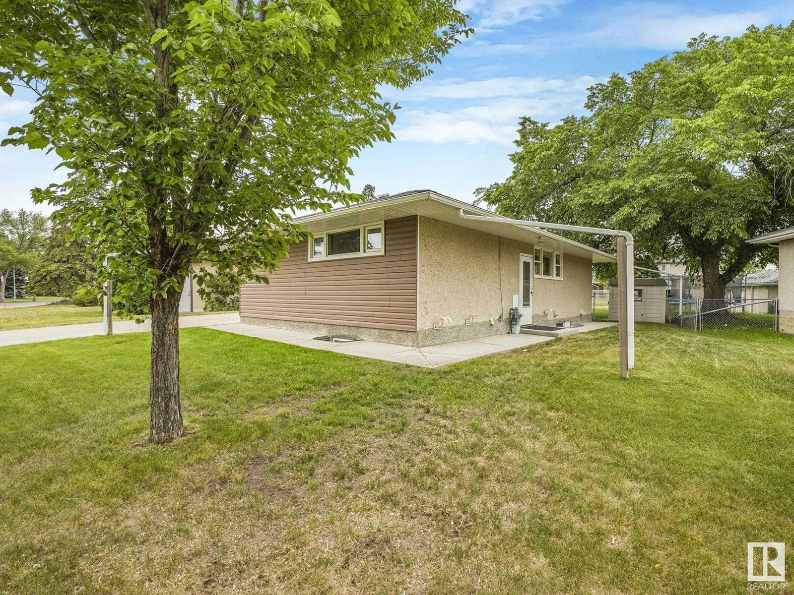11443 105 ST Image 23