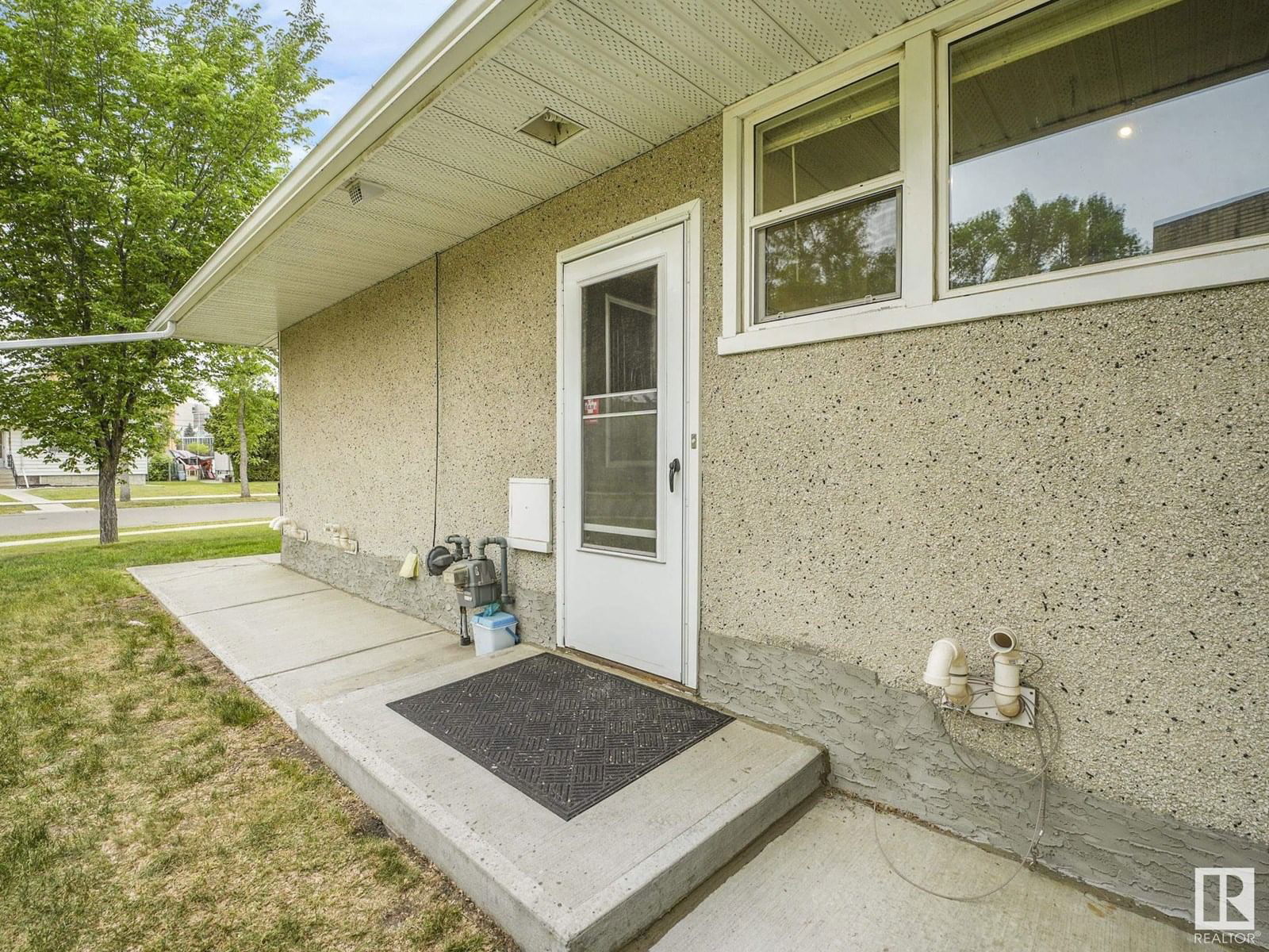11443 105 ST Image 24