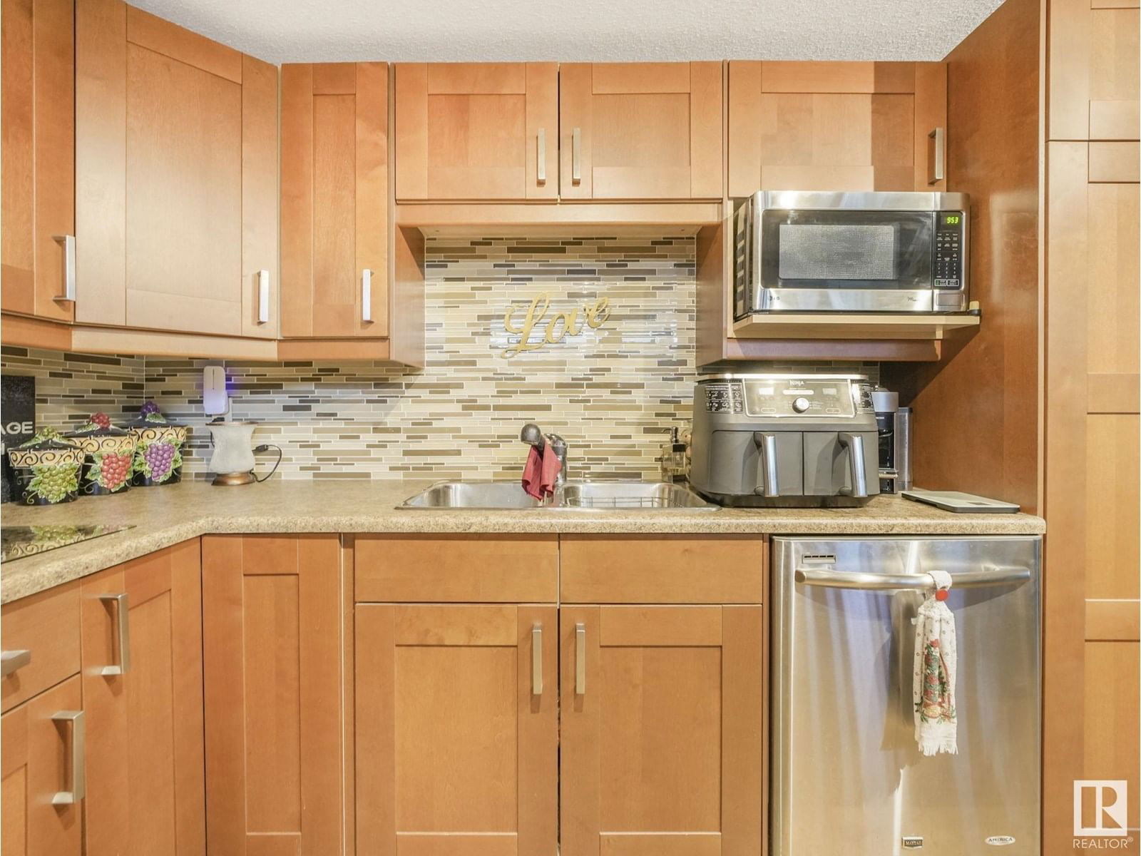 11443 105 ST Image 31