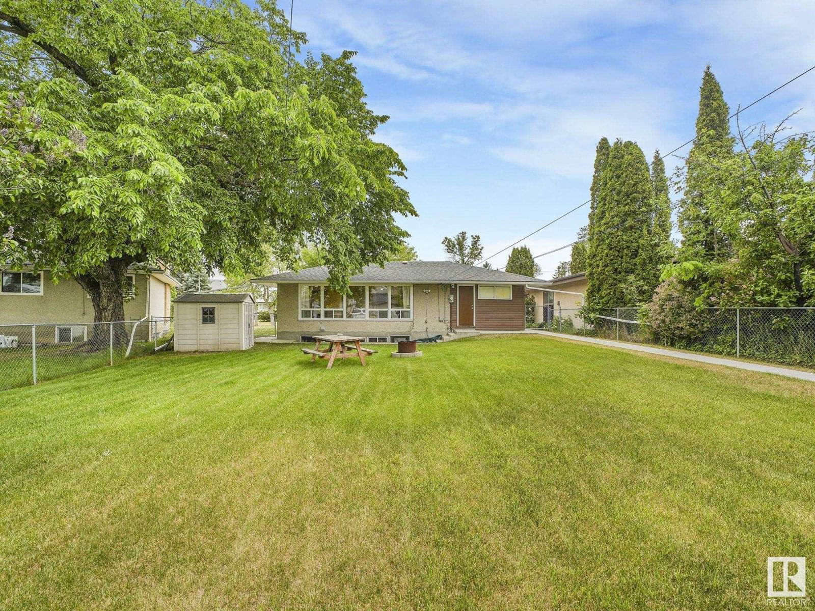 11443 105 ST Image 44