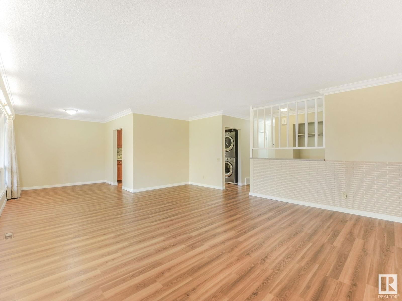 11443 105 ST Image 5