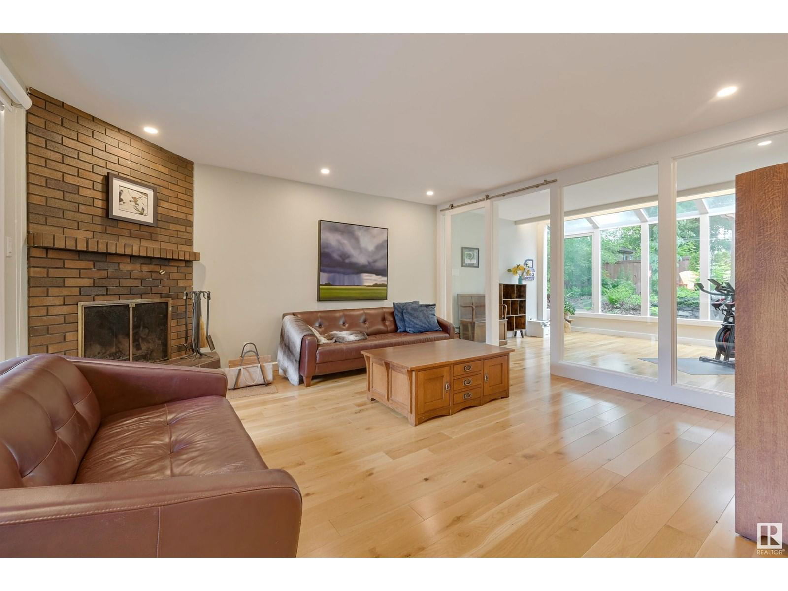 188 QUESNELL CR Image 42