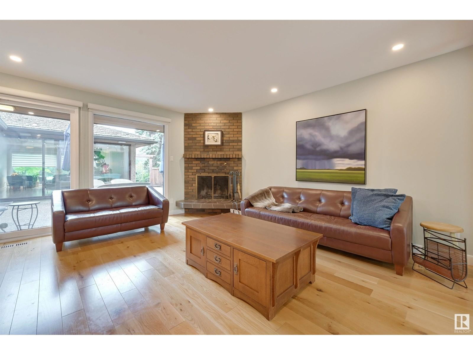 188 QUESNELL CR Image 43