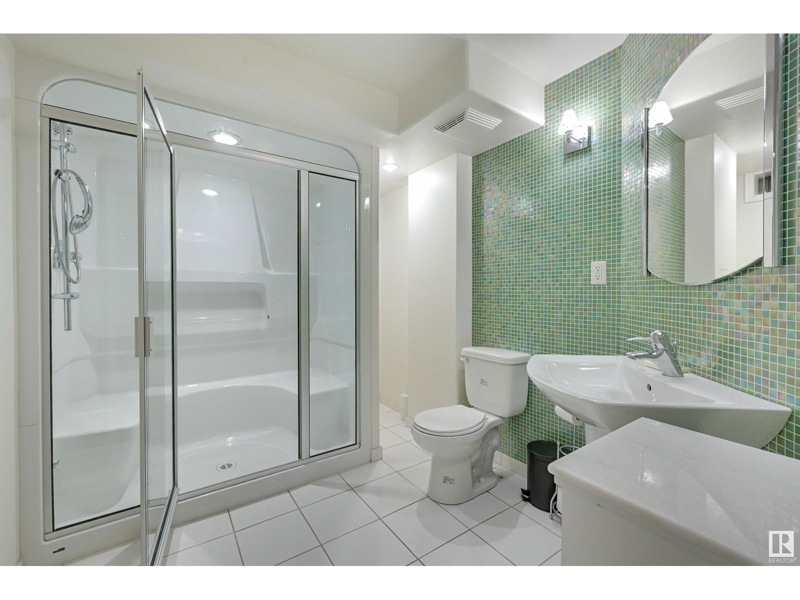 188 QUESNELL CR Image 52