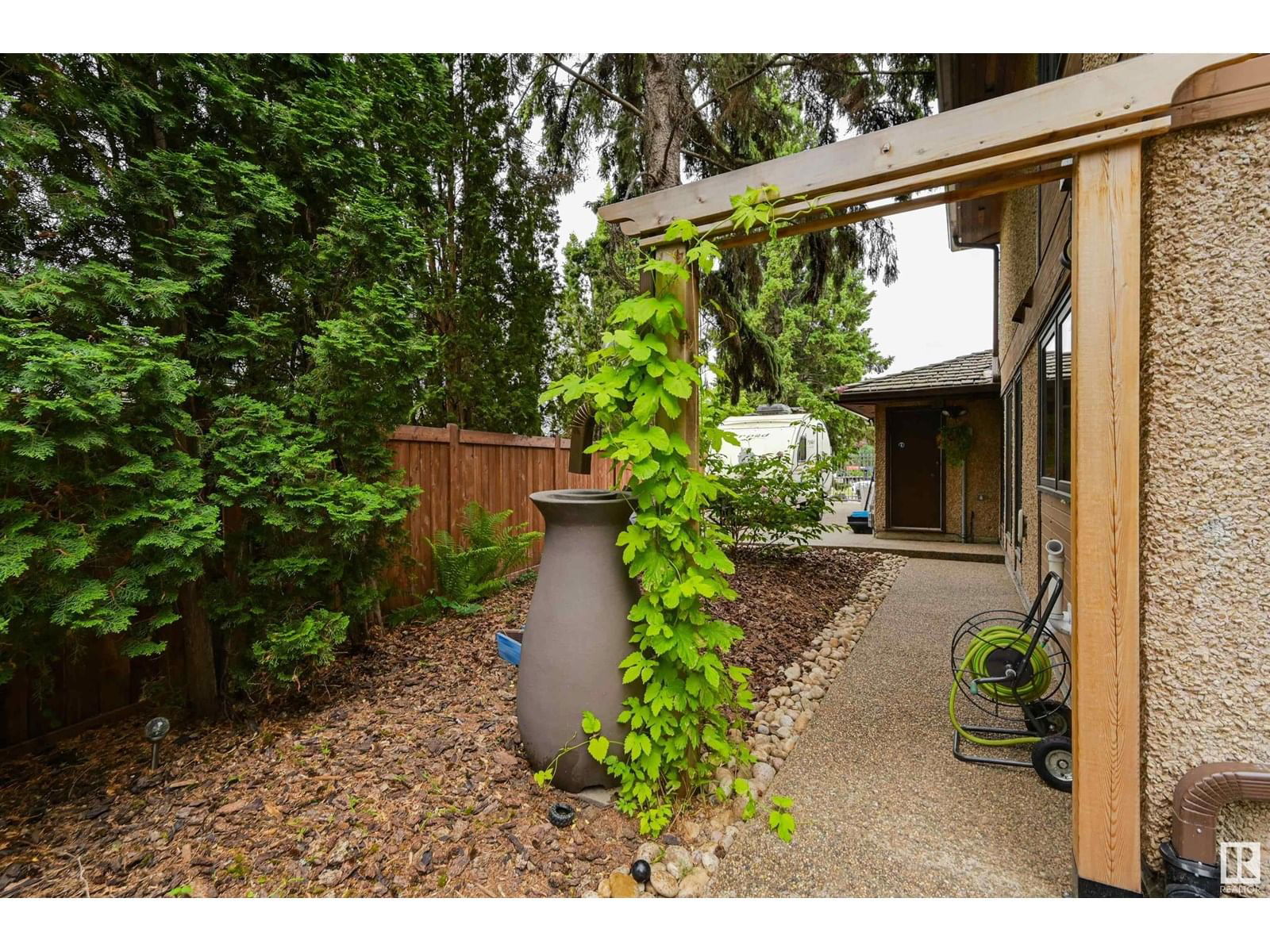 188 QUESNELL CR Image 54