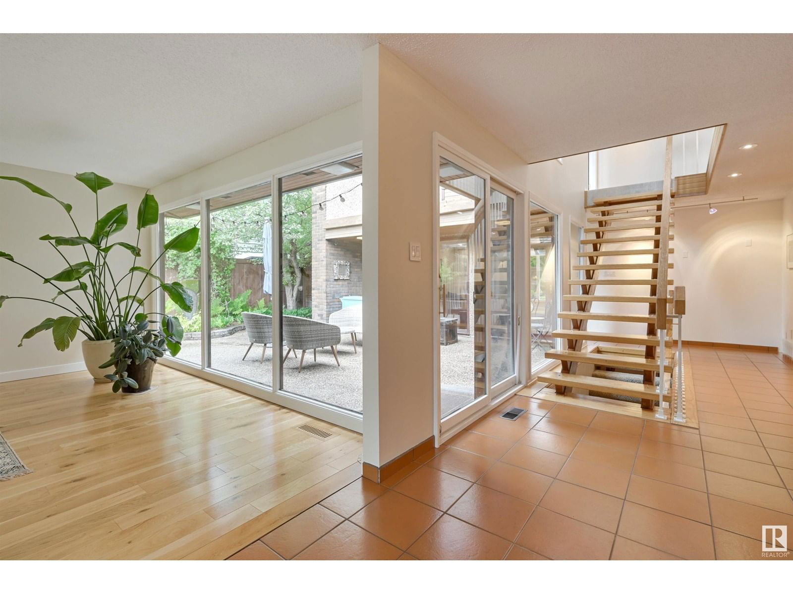 188 QUESNELL CR Image 6