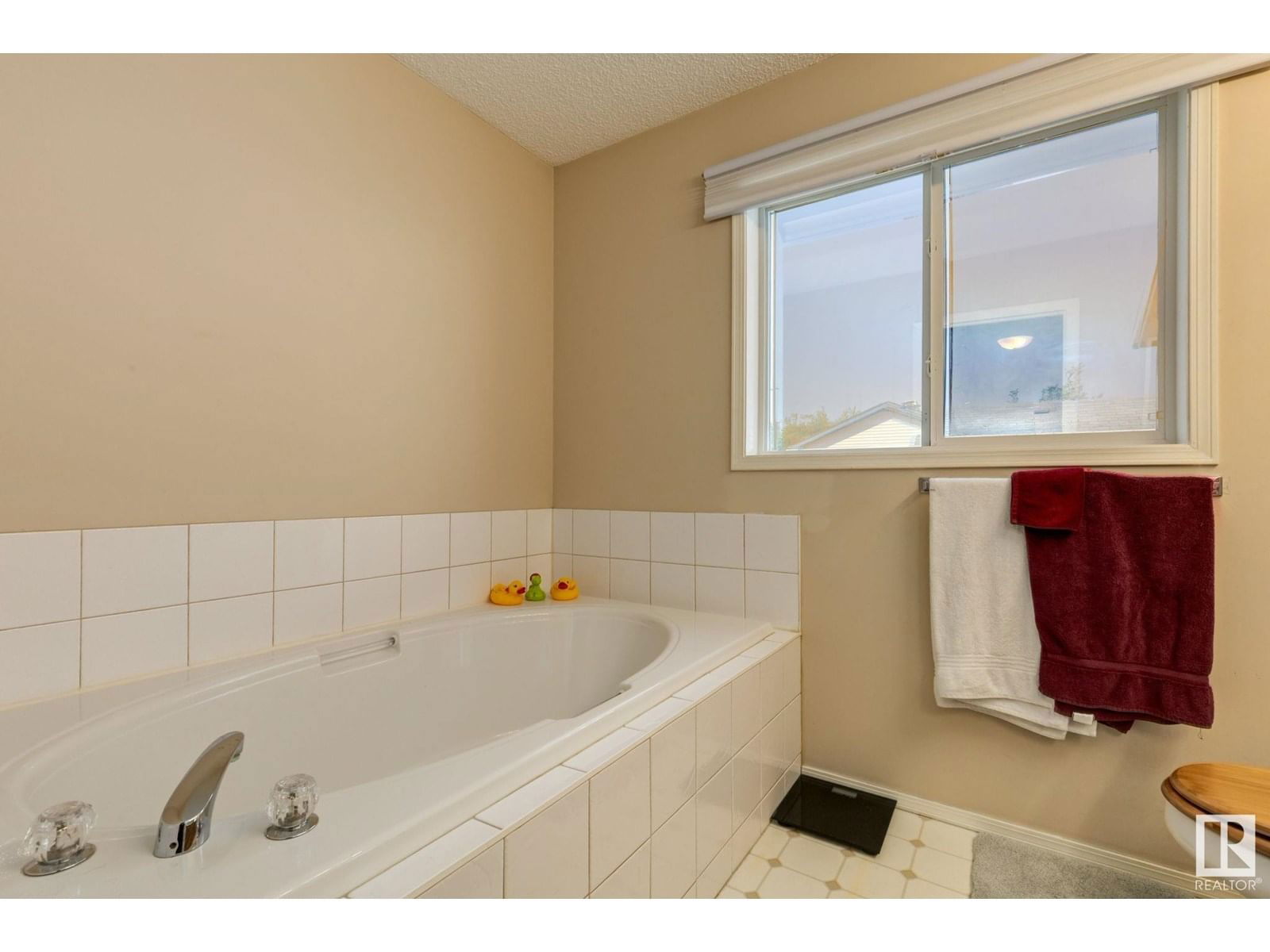 106 CAMPBELL RD Image 17