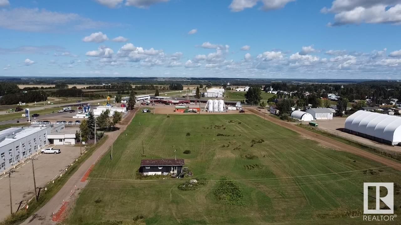 4204 54 ST Image 3
